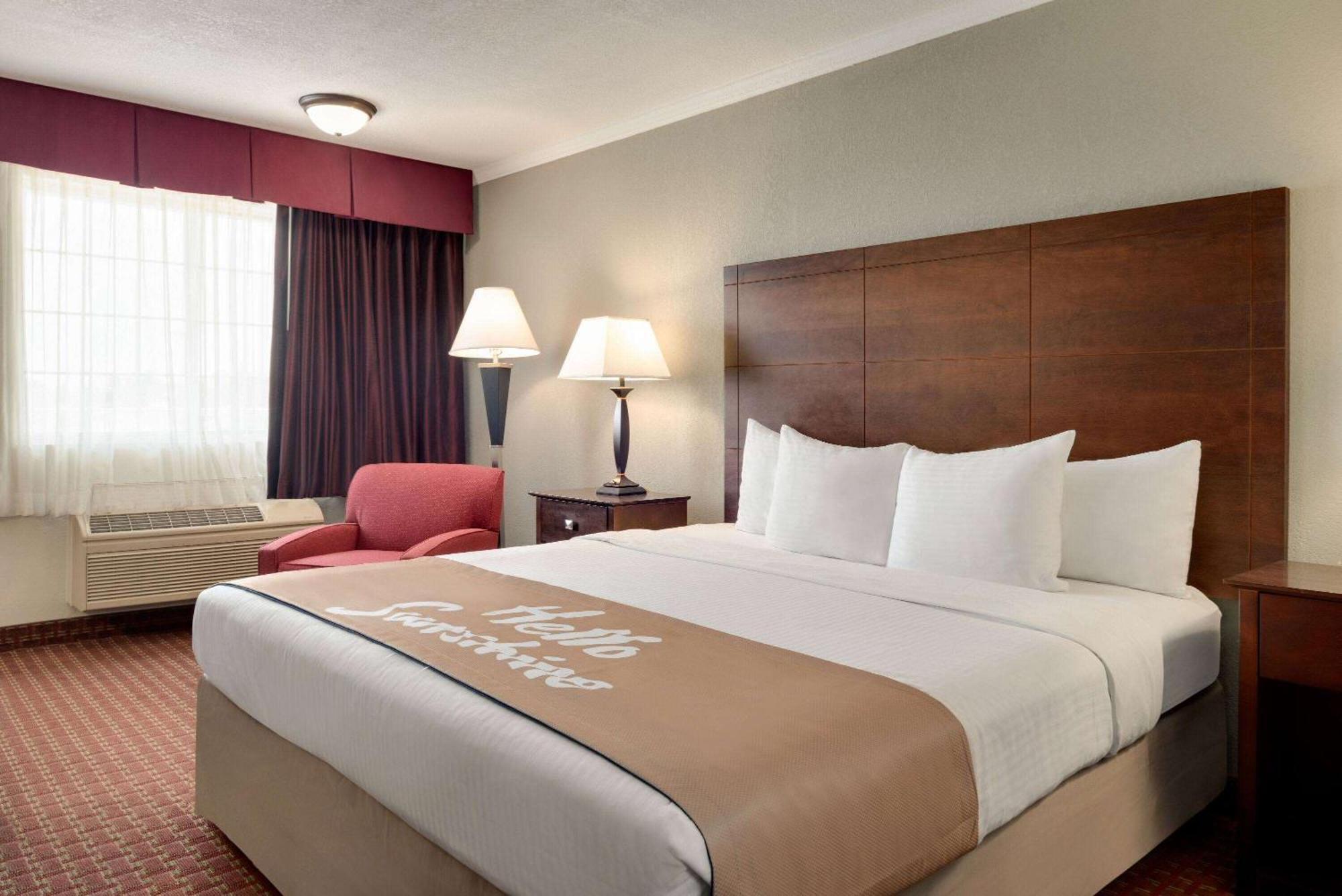 Days Inn By Wyndham Whitmore Lake Eksteriør billede